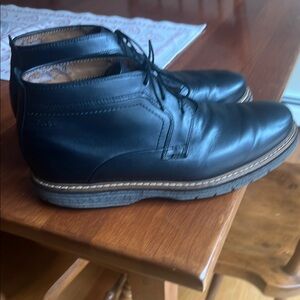 Clarks Black Leather Oxfords with Polished Finish